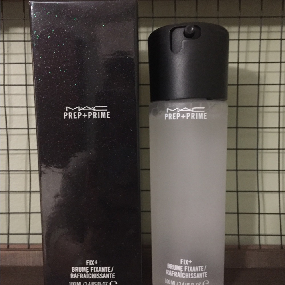 Face primer and setting spray in one